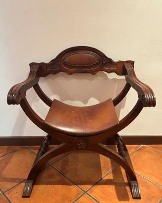 Sedia artigianale in legno e pelle vintage