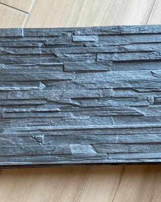 Piastrella pietra in rilievo grigio scuro