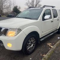 Nissan Navara 3.0 dCi 4 porte Double Cab LE V6