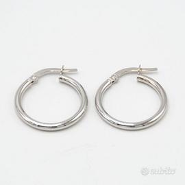 Orecchini a cerchio in oro bianco 18 kt E.227