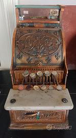 Antico registratore di cassa