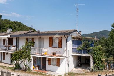 CASA SEMINDIPENDENTE A PAESANA