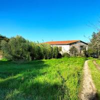 Sorso, terreno con casa colonica e vista mare.