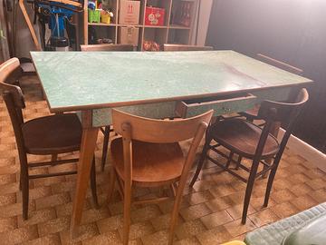 Tavolo con sedie anni 70