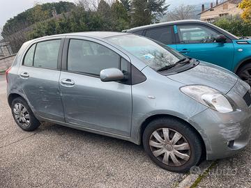 Yaris 1.3 benzina 5p. anno 9/2007