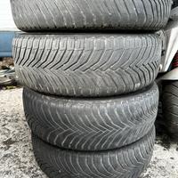 Cerchi con gomme e fanali golf 7