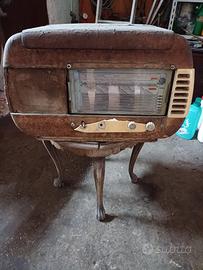 Radio vintage marca Perpetuum Ebner