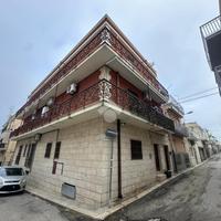 2 LOCALI A CANOSA DI PUGLIA