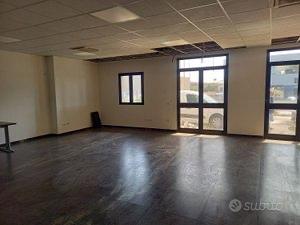 Elmas pressi aeroporto Uffcio mq 75 al piano terra