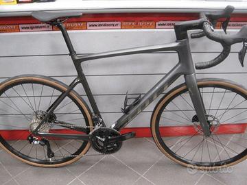 ADDICT 20 CARBON SH.105 Di2 DISC NEW