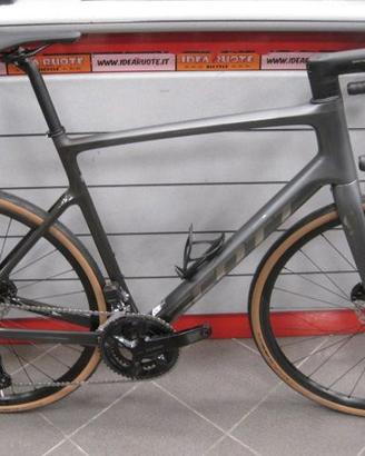 ADDICT 20 CARBON SH.105 Di2 DISC NEW