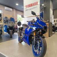 Yamaha R 3