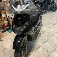 Beverly 200 + Assicurazione 1 anno