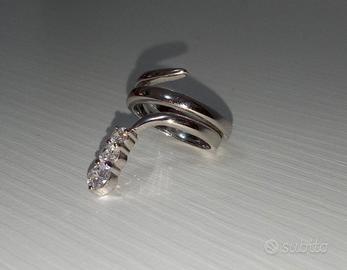 Anello a fasce con tre brillantini, diametro 1,6cm