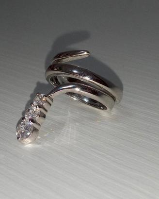 Anello a fasce con tre brillantini, diametro 1,6cm