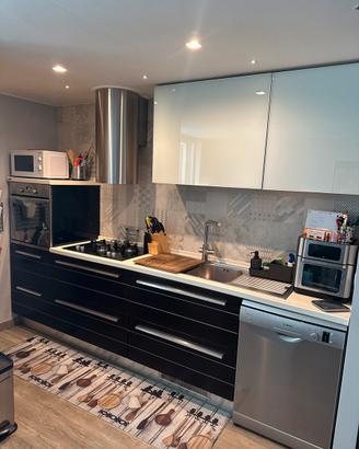 Cucina completa   più  frigo  LG 428lL