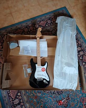 Squier by Fender Stratocaster Affinity Black