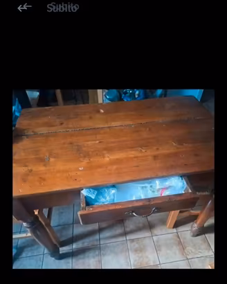tavolo in legno con 4 sedie 