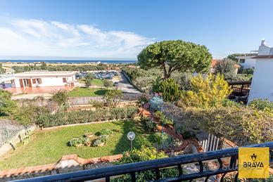 Panoramica villa con spazi esterni