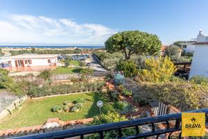 Panoramica villa con spazi esterni