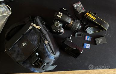 Kit Nikon D3200 + 18-55mm VR II + Accessori