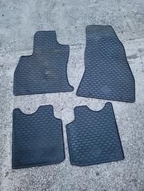 tappeti auto gomma Fiat 500l  >2012