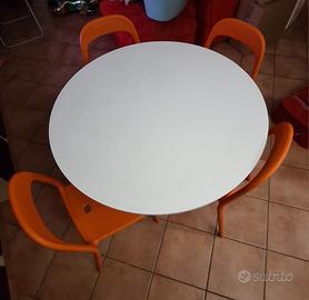 Tavolo + 4 sedie