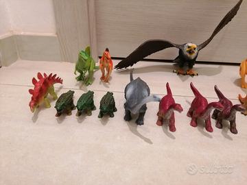 animali e dinosauri di gomma