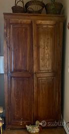 Antico armadio dispensa