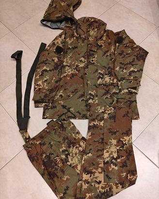 Set mimetico militare camouflage in goretex 