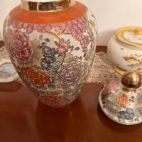 Vaso cinese con coperchio decirazione floreale