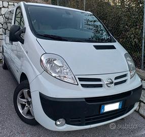 Furgone Nissan Primastar 9 posti 