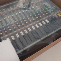 Mixer Soundcraft EFX 12 con effetti Lexicon