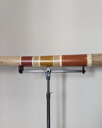 Didgeridoo in legno.  Spedizione su richiesta