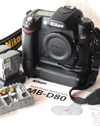 Nikon D80, scatti 14.622, Nikon MB-D80, 2 batterie