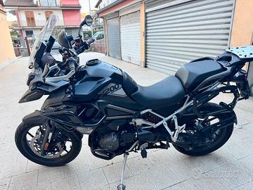 Triumph Tiger : Il Tuo Biglietto Per l’Avventura!