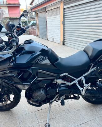 Triumph Tiger : Il Tuo Biglietto Per l’Avventura!
