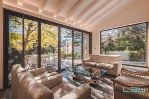 Appartamento di 233 m² con più di 5 locali e box a