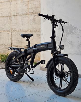 E-bike modello icone Icross x7