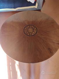 tavolo da gioco in legno lastronato con intarsio