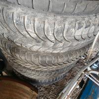 cerchi in ferro e gomme invernali Dacia sandero