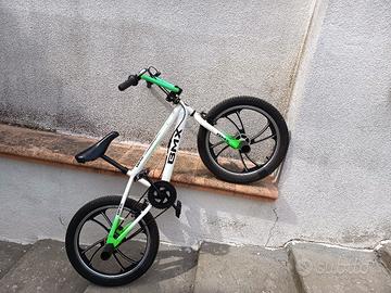 bici BMX bici bici verde bianca con cerchi in lega