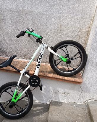 bici BMX bici bici verde bianca con cerchi in lega