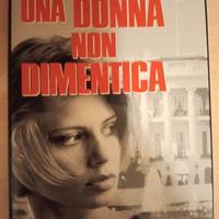 libro  una donna non dimentica 