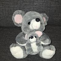pupazzo peluche con cucciolo