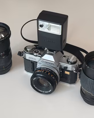 Canon AE1  con 3 obiettivi e flash