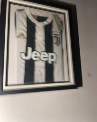 Maglia autografata da ronaldo in champions juve