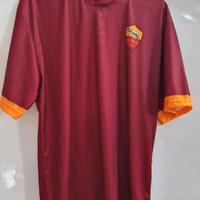 maglietta e pantaloni as roma