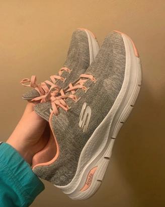 Sketchers archfit slip ins