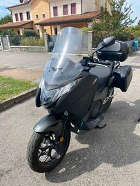 Honda Integra 750